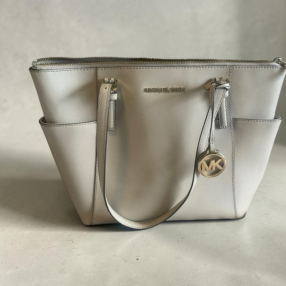 Michael Kors Jet Set Shoulder Tote Bag Cream Ivory Pebbled Leather Travel